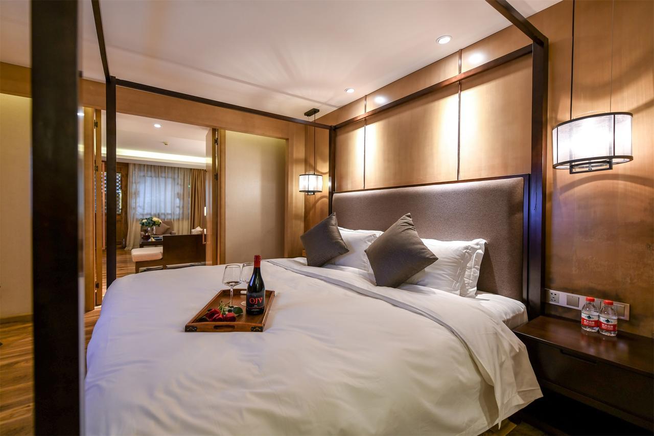 Water Hotel, Пиняо Екстериор снимка